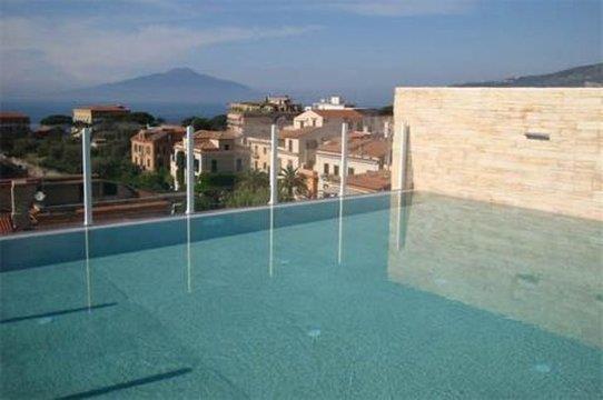 Hotel Plaza Σορέντο Ανέσεις φωτογραφία